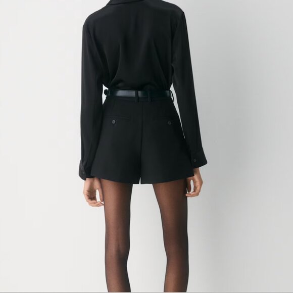 NWT ARITZIA- Babaton MINI Softly structured high-waisted pleated shorts - Picture 3 of 7